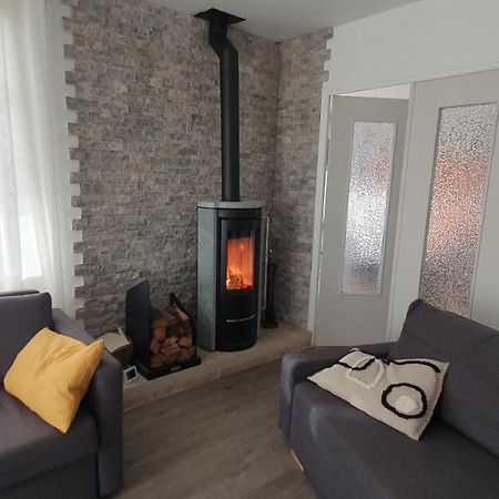 Appartement Entier Au Dessus De Villa, Climatisation Reversible Poele A Bois Tres Chaleureux , Wi Fi Parking Privee Gratuit Situation 500 M, Plage Et Centre Ville Санарі-сюр-Мер Екстер'єр фото
