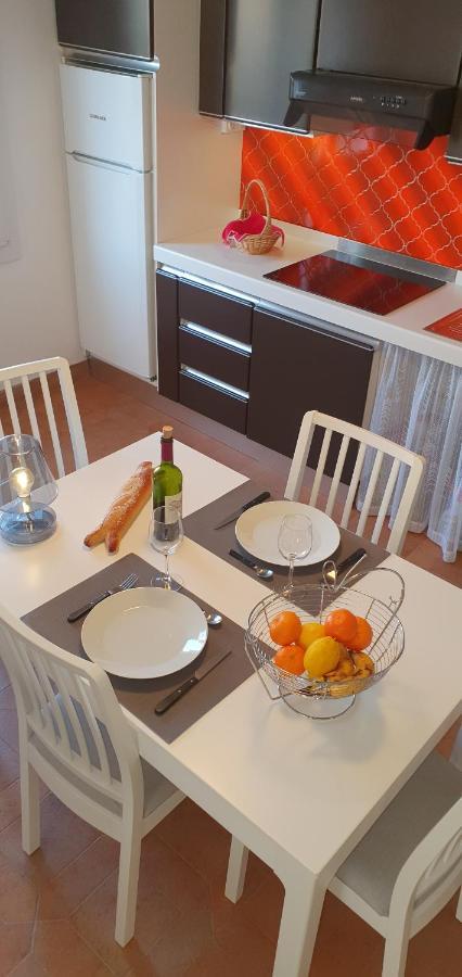 Appartement Entier Au Dessus De Villa, Climatisation Reversible Poele A Bois Tres Chaleureux , Wi Fi Parking Privee Gratuit Situation 500 M, Plage Et Centre Ville Санарі-сюр-Мер Екстер'єр фото