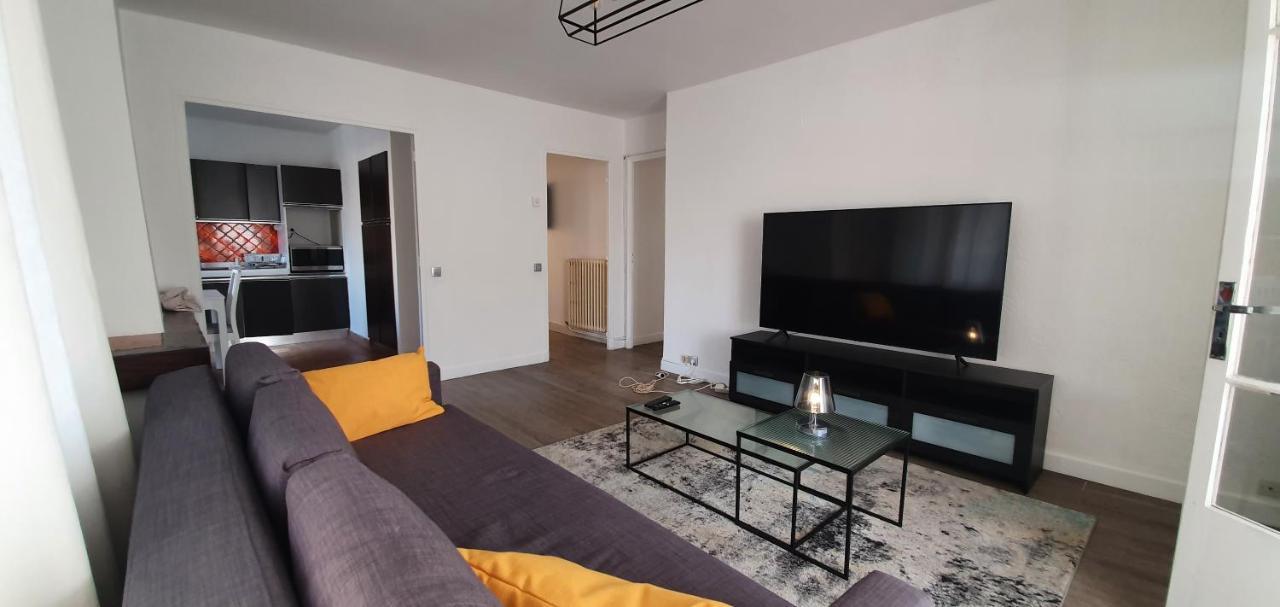 Appartement Entier Au Dessus De Villa, Climatisation Reversible Poele A Bois Tres Chaleureux , Wi Fi Parking Privee Gratuit Situation 500 M, Plage Et Centre Ville Санарі-сюр-Мер Екстер'єр фото