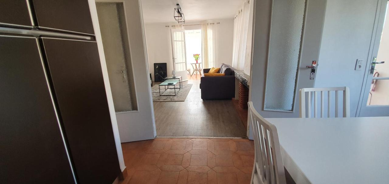 Appartement Entier Au Dessus De Villa, Climatisation Reversible Poele A Bois Tres Chaleureux , Wi Fi Parking Privee Gratuit Situation 500 M, Plage Et Centre Ville Санарі-сюр-Мер Екстер'єр фото